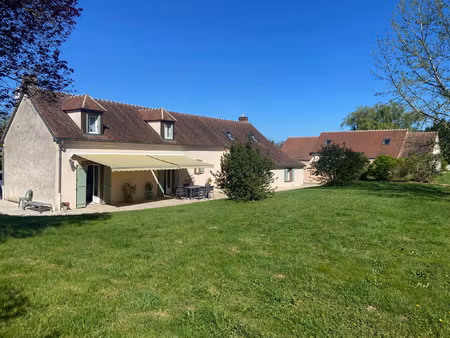 a toucy (89130)  séduction assurée pour cette charmante mais