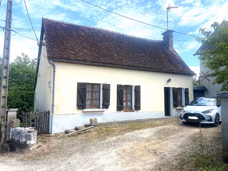 toucy  maison ancienne de 72 m2 avec un jardin et terrain at