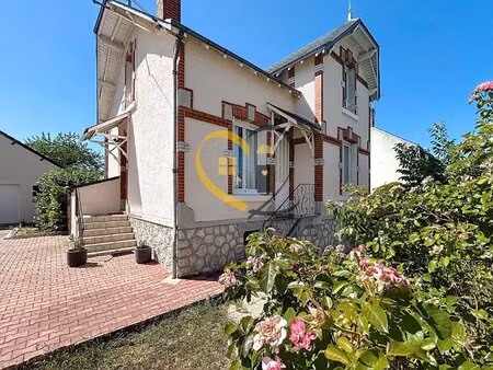 maison familiale 6 pièces avec garage et jardin – vierzon sud