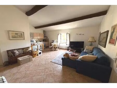 a vendre appartement très lumineux à callas - 68 m2 avec 2 cha