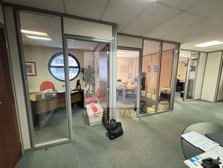 location local professionnel 74m² lyon 6ème