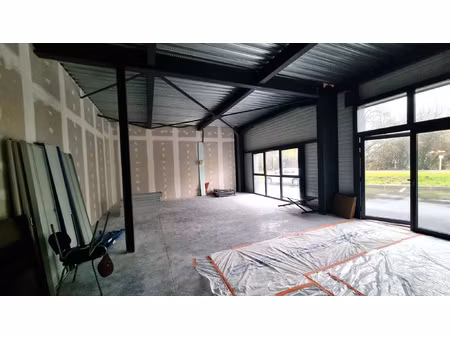 location local professionnel 92m² sillingy 74330