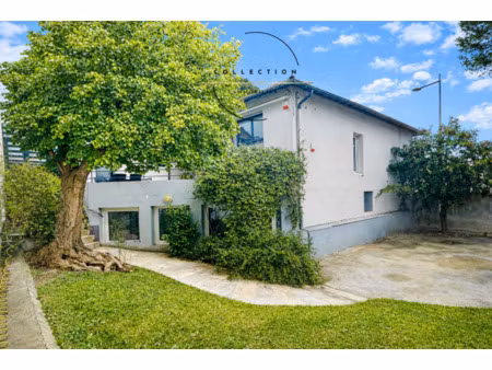 villa architecte +appartement+garage en plein centre ville