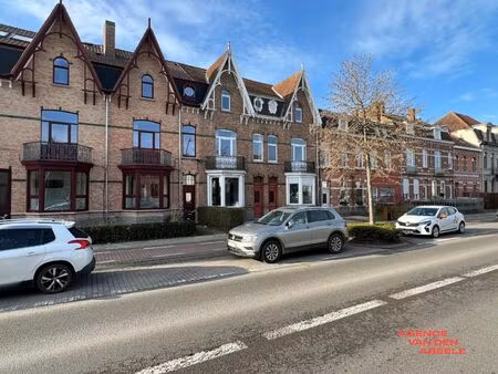 authentieke herenwoning met 4 slaapkamers en tuin