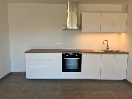 location appartement 3 pièces 57 m² à hyères (83400)