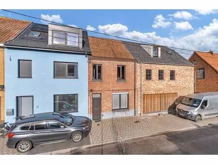 charmante gesloten bebouwing met diepe tuin aan de leie in astene