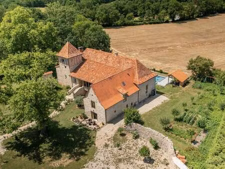propriété de luxe à vendre à figeac : 1 044 000 € | 298m²