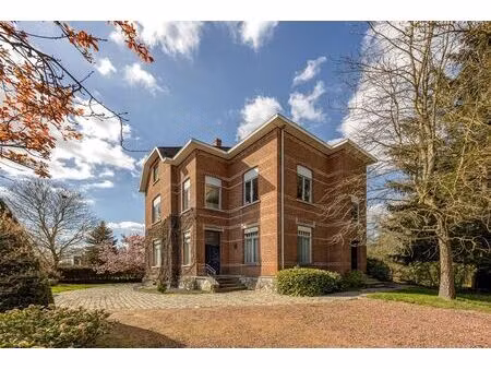 unieke herenwoning met veel potentieel