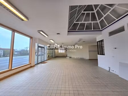 location local commercial 440m²