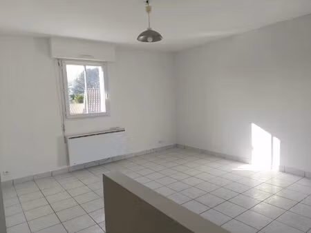 location appartement 3 pièces 49 m2 à saint-sébastien-sur-loire