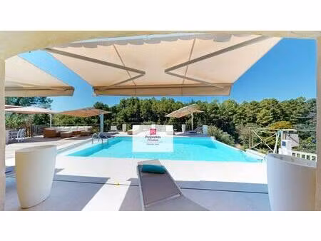 villa montauroux 5 pièce(s) 140 m2  terrain dominant 3080m2  piscine  domotique intégrale