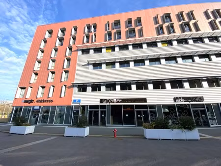 location local professionnel 1 137m²