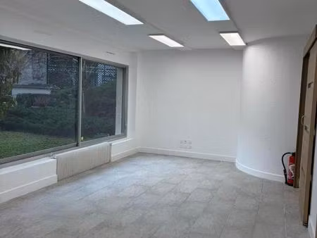 bureaux à louer de 109m2