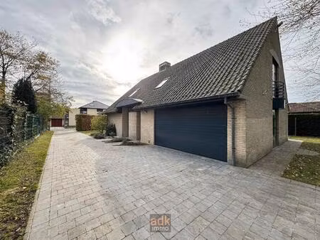 lichtrijke villa aan de duinen op 908 m²