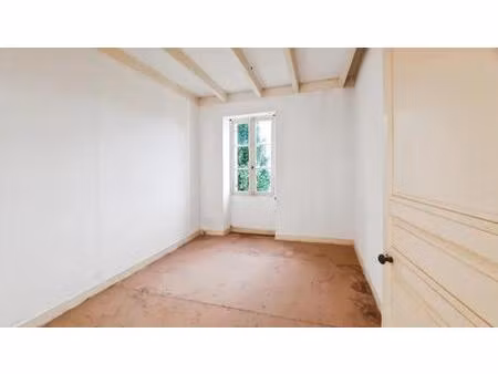 charme authentique : maison 8 pièces à st-fort-sur-gironde