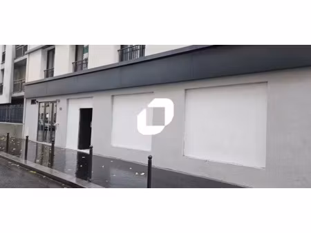 location commerce paris 75018