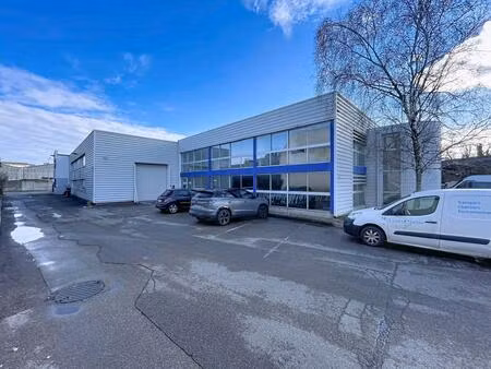 location / local d'activité / 790m2 divisible à partir de 340m2 / saint fons 69190