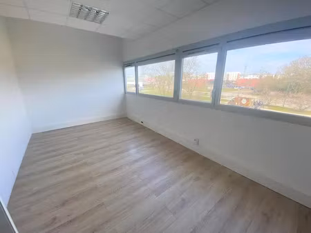 location bureau nantes 44300