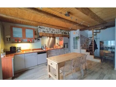 location maison  m² t-4 à laguiole  750 €