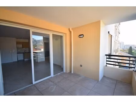 a louer - toulon ouest type 2 avec terrasse et parking