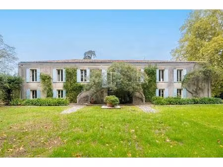chateau de 12 pièces de 600 m² aux portes de bordeaux