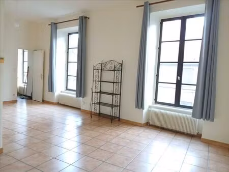 location appartement 2 pièces 47 m² à clermont-ferrand (63000)