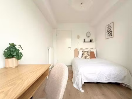 location appartement 1 pièce 9 m² à massy (91300)