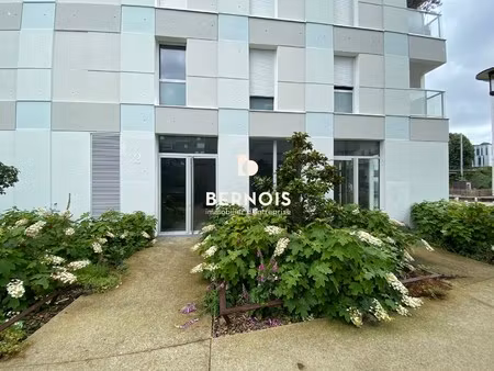 location local professionnel 116m² nantes 44200