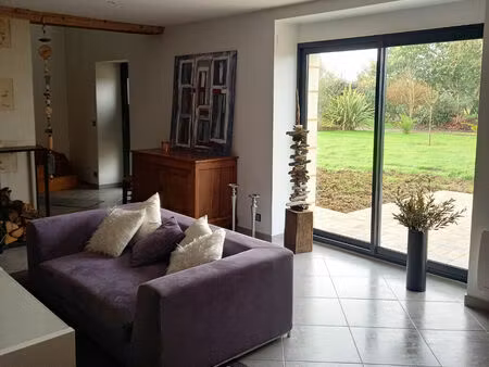 bellevigne en layon - en hameau - maison familiale à louer en meublé avec jardin et garage