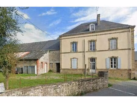 vente immeuble à ernée (53500) : à vendre / 232m² ernée