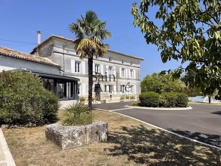 vente maison 7 pièces 260 m² à hiersac (16290)  472 500 €