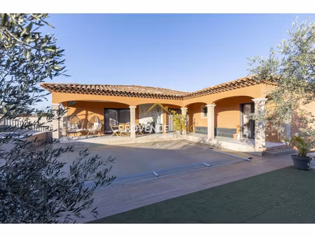 villa plein pied 159m² - 4 chambres - piscine - terrain de 614m²