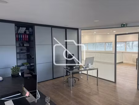 terrain à vendre avec bâtiment neuf – 3 000 m² – goussain