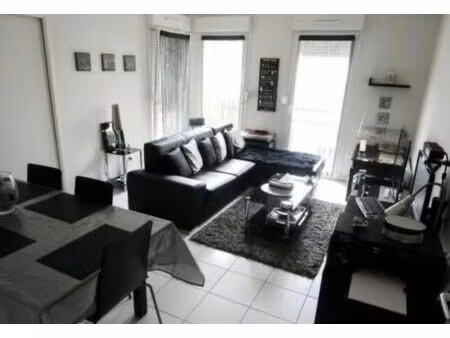 location appartement 2 pièces 50 m² à reims (51100)