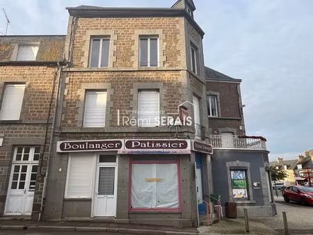 ceaucé  coeur de bourg : maison de ville à fort potentiel