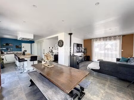 belle maison contemporaine à quimperlé  les commodités à pied !