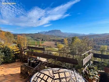 maison en pierre 150m² avec vue exceptionnelle + studio 30m²