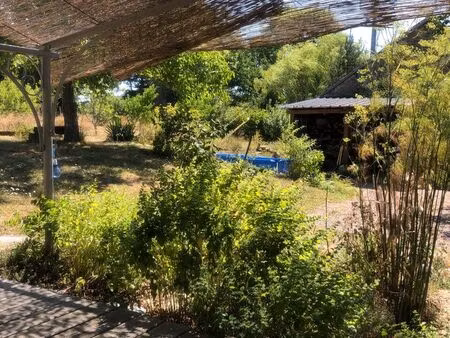 maison avec jardin arboré