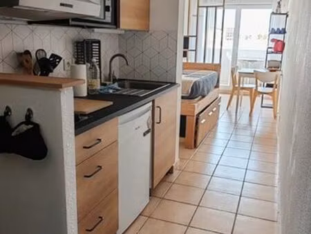 très beau studio meublé et équipé