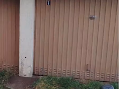 loue garage roche la molière