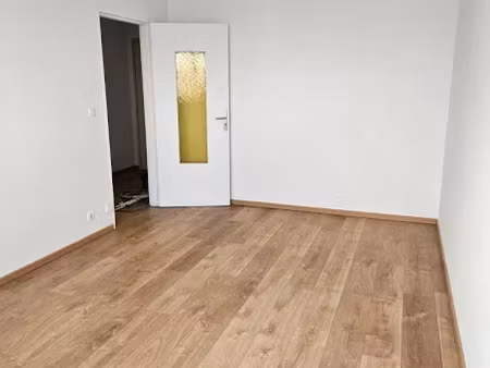 location appartement 2 pièces 47 m² à beauvais (60000)  795 €