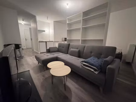 location meublée appartement 1 pièce 33 m² à neuilly-sur-marne (93330)  895 €