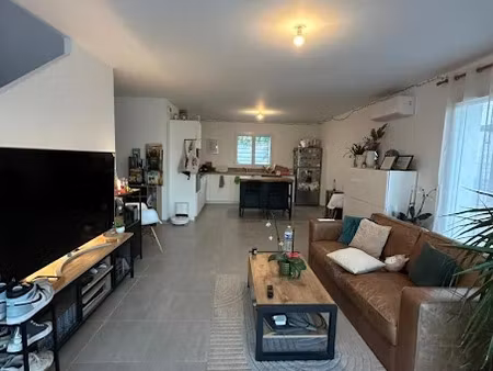 location maison 3 pièces 83 m² à fons (30730)  990 €