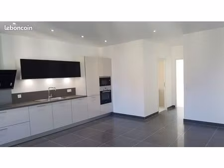 delle centre  appartement 3 pièces