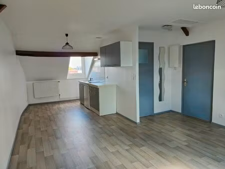 beau studio au centre ville de templeuve