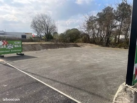 terrain dépôt vente véhicules