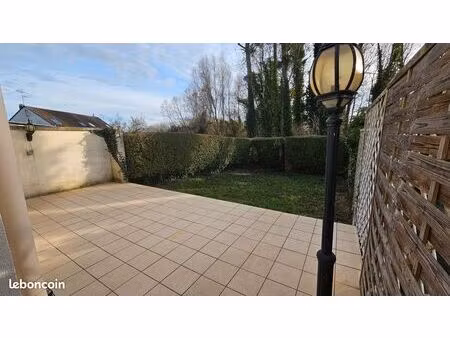 maison avec garage 800