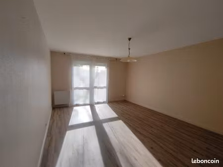location t3 70 m² rez de chaussée