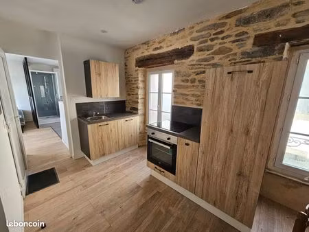 t2 refait à neuf en centre ville avec espace extérieur