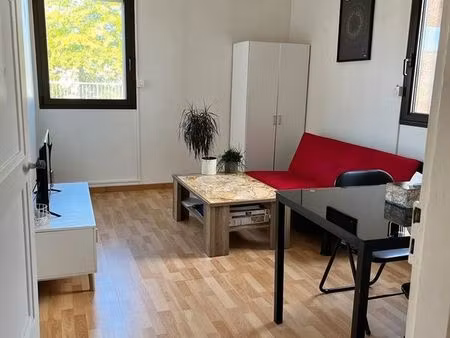 joli f2 meublé hyper centre gare